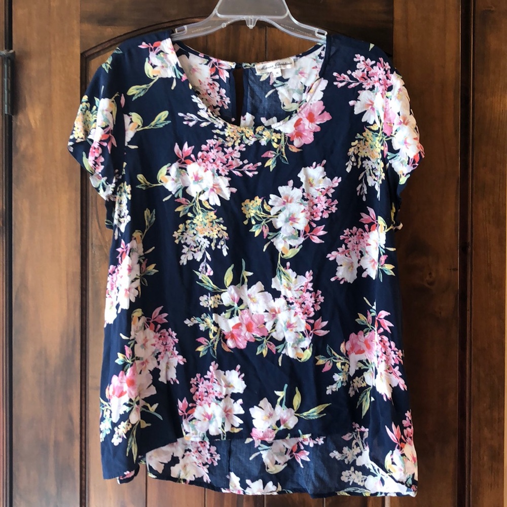Women’s Floral hi-lo Blouse